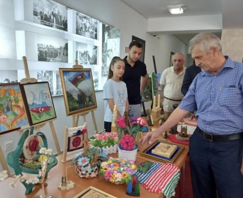 "Bacarıqlı əllər" adlı əl işləri və rəsm sərgisi açılıb